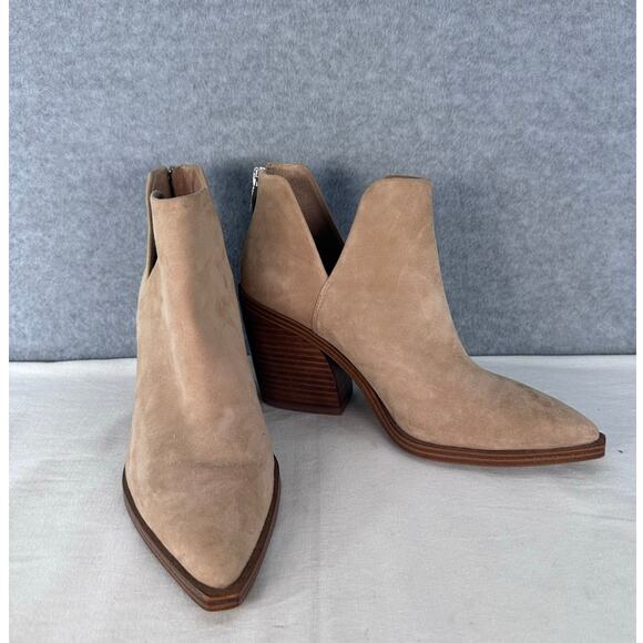 Vince Camuto Women's sz 8.5 Gigietta Bootie Tan/Nude Suede Neutral Block Heel - Picture 1 of 9